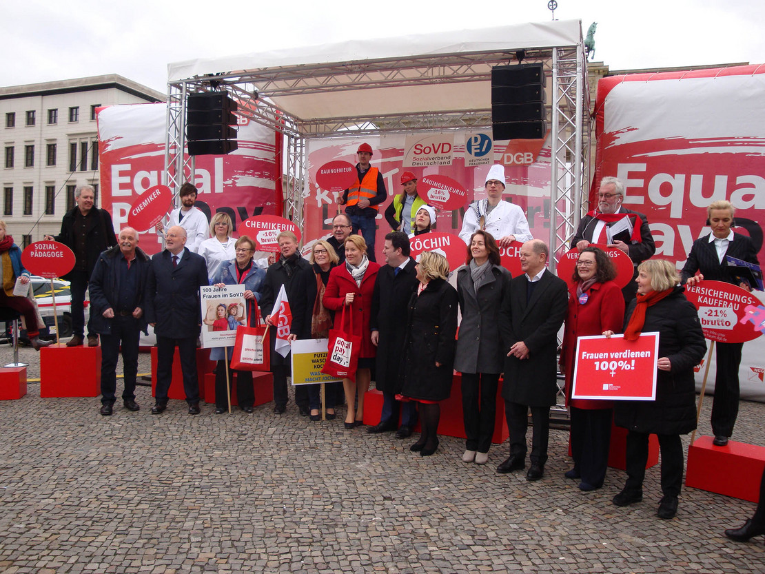 Gruppenfoto mit SPD Minister*innen beim letzten Frauentag