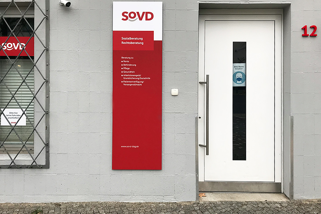 Eingangstür der Geschäftsstelle des SoVD Berlin-Brandenburg